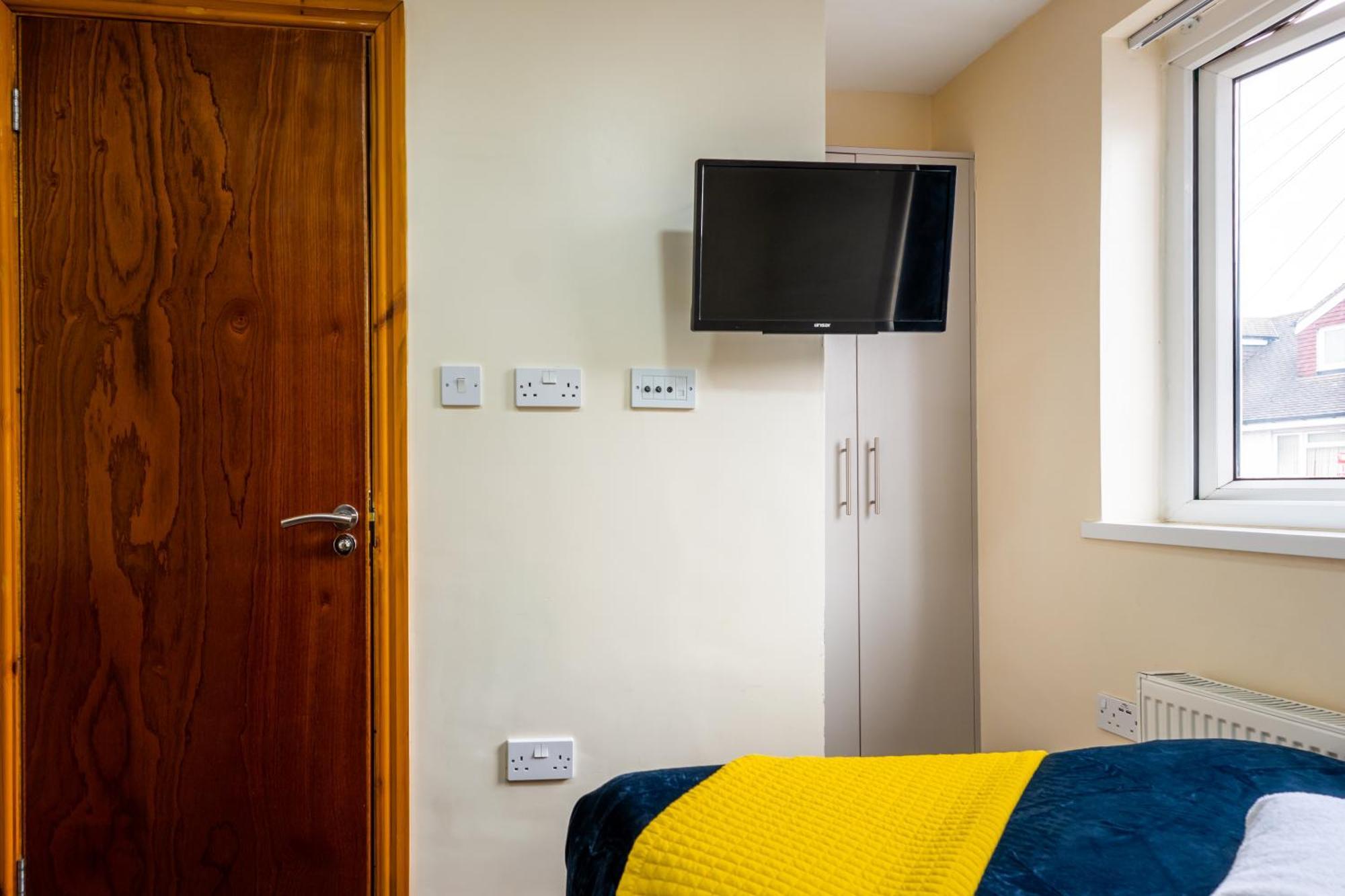 Private Rooms With Private Bathrooms In Selly Oak バーミンガム エクステリア 写真